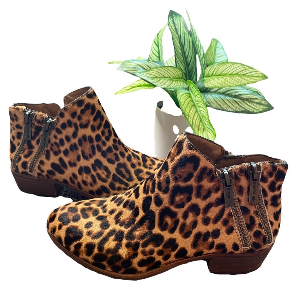 Giani Bini Size 5.5 Booties in Leather Animal Print EUC